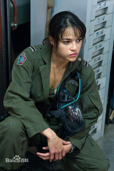 米歇尔·罗德里格兹(Michelle Rodriguez)前后照片