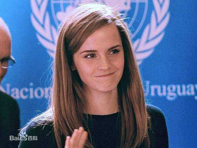 艾玛·沃特森(Emma Charlotte Duerre Watson)发表女权演讲前后照片