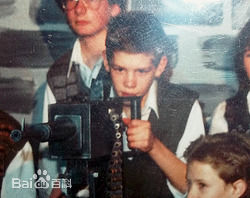 约瑟夫·摩根(Joseph Morgan)小时候的素颜照壁纸