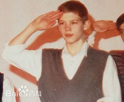 约瑟夫·摩根(Joseph Morgan)小时候的素颜照壁纸