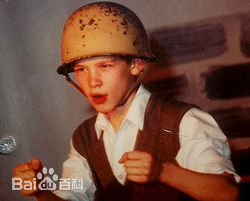 约瑟夫·摩根(Joseph Morgan)小时候的素颜照壁纸