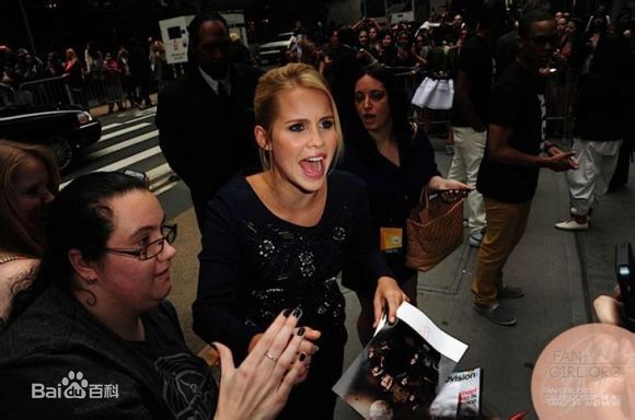 克莱尔·霍尔特(Claire Holt)工作性感图片图集