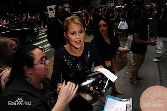 克莱尔·霍尔特(Claire Holt)工作性感图片图集