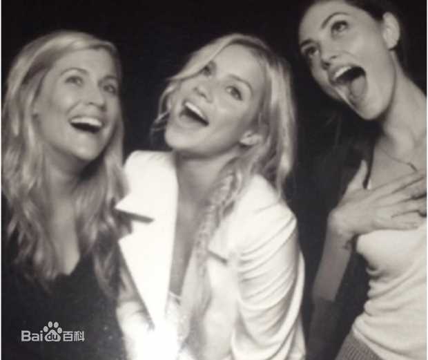 克莱尔·霍尔特(Claire Holt)克莱尔性感图片壁纸