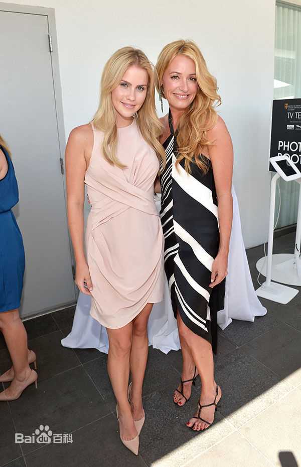 克莱尔·霍尔特(Claire Holt)克莱尔性感图片壁纸