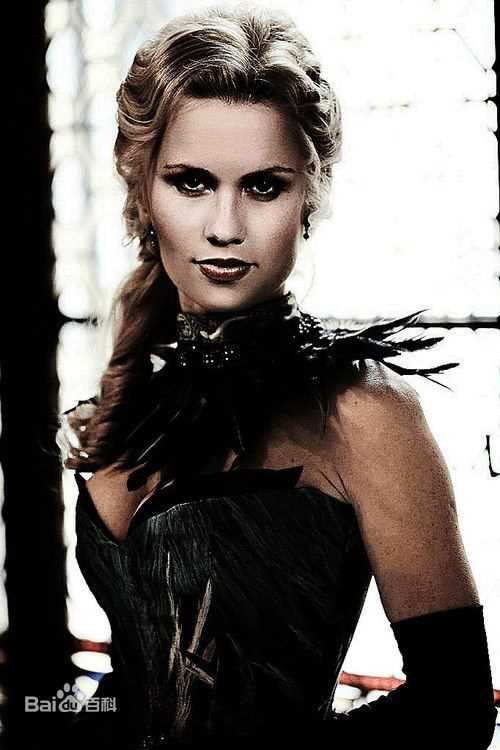 克莱尔·霍尔特(Claire Holt)作品壁纸壁纸