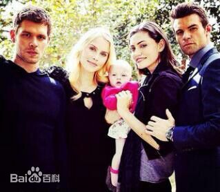 克莱尔·霍尔特(Claire Holt)作品壁纸壁纸