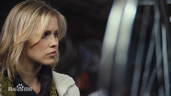 克莱尔·霍尔特(Claire Holt)作品壁纸壁纸