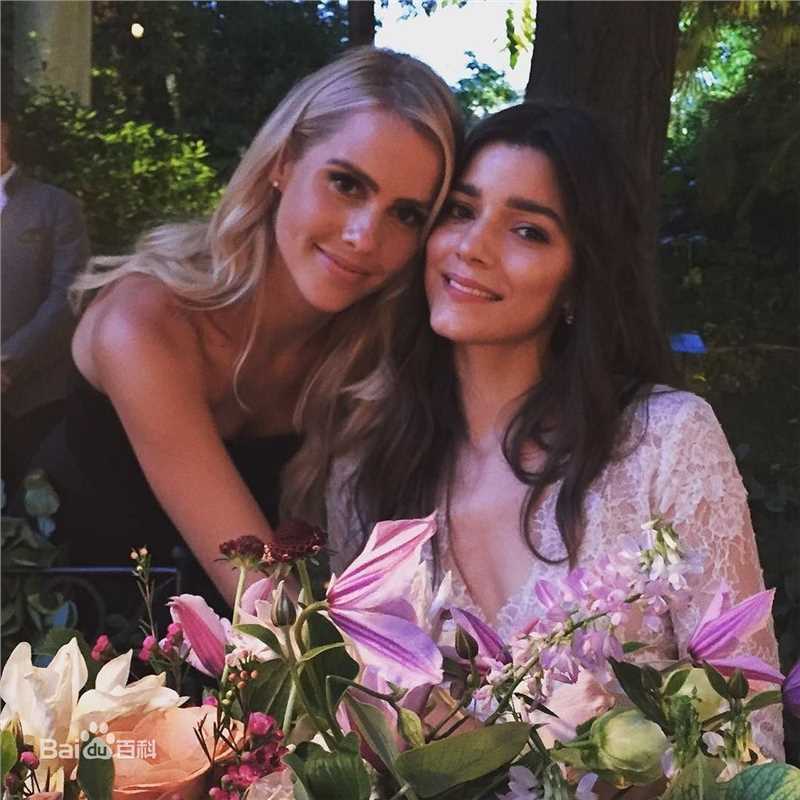 克莱尔·霍尔特(Claire Holt)生活壁纸壁纸