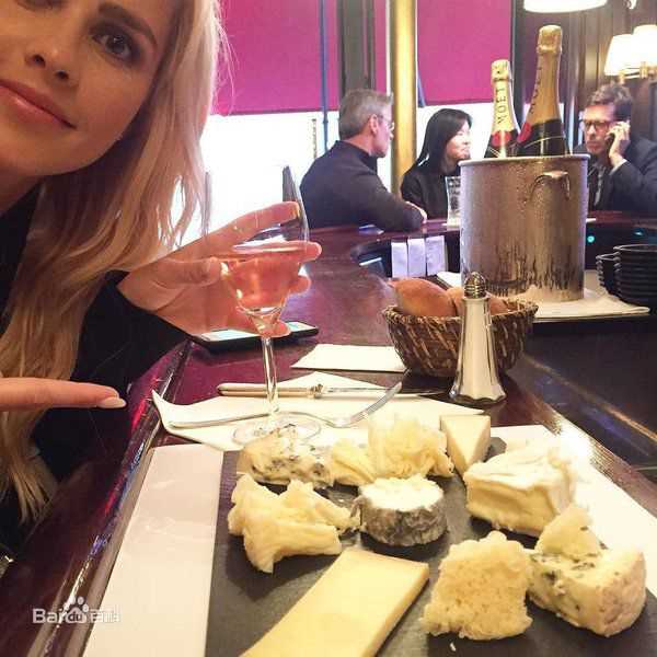 克莱尔·霍尔特(Claire Holt)生活壁纸壁纸