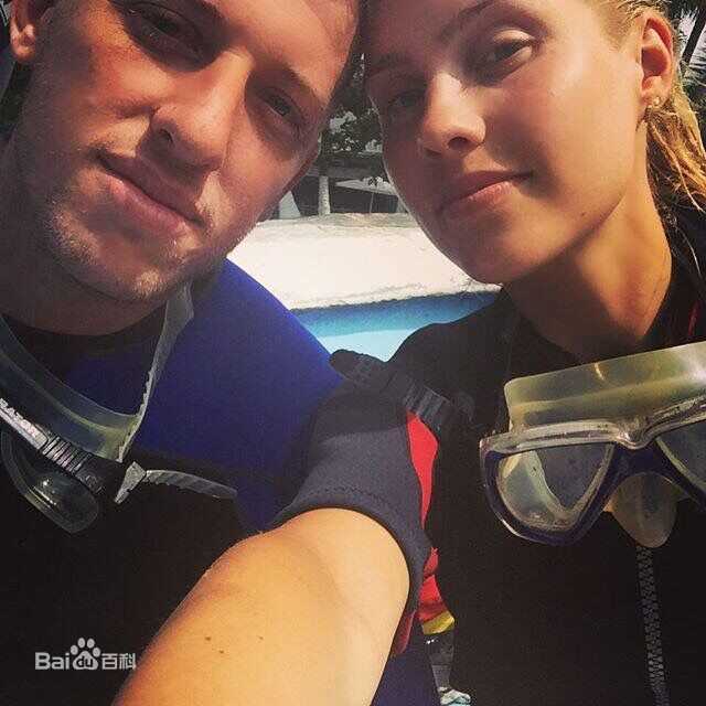 克莱尔·霍尔特(Claire Holt)生活壁纸壁纸