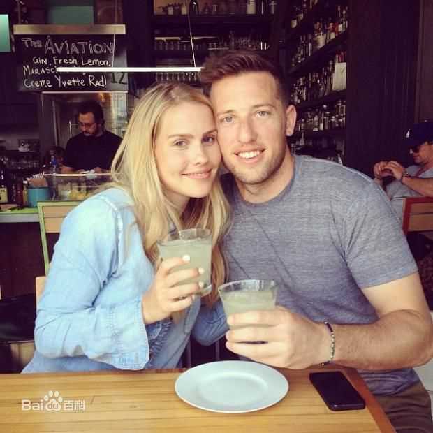 克莱尔·霍尔特(Claire Holt)生活壁纸壁纸