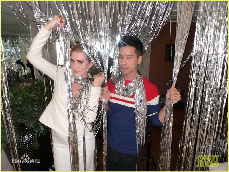 克莱尔·霍尔特(Claire Holt)最新克莱尔霍尔特杂志图集