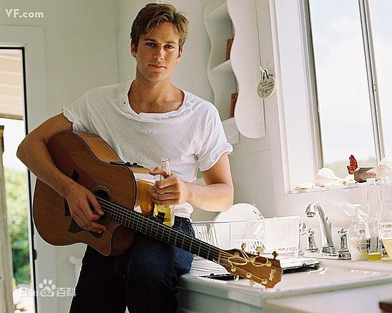 艾米·汉莫(Armie Hammer)前后照片