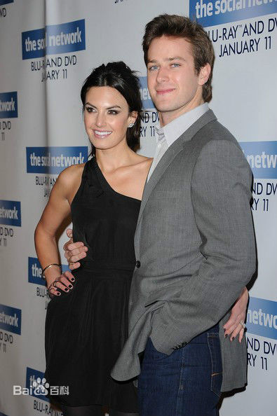 最新艾米·汉莫(Armie Hammer)性感图片