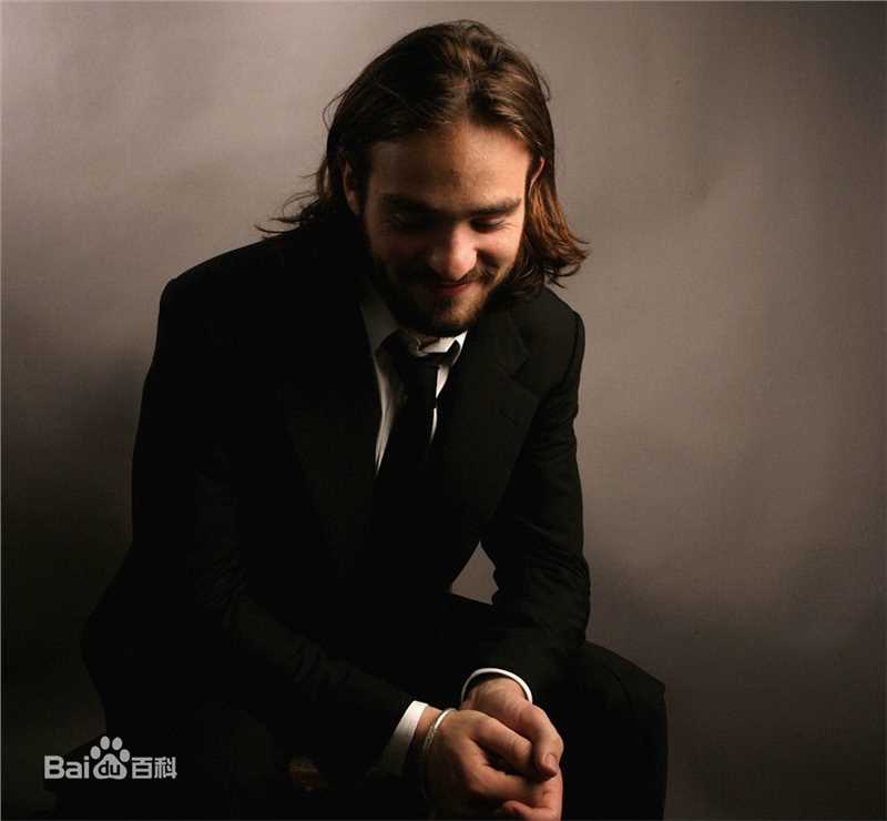 高清查理·考克斯(Charlie Cox)图片