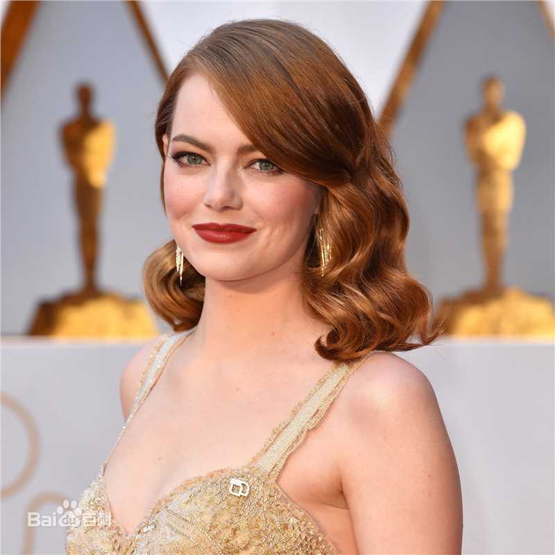 艾玛·斯通(Emma Stone)第89届奥斯卡金像奖颁奖典礼生活照