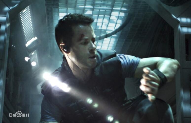 盖·皮尔斯(Guy Pearce)前后照片