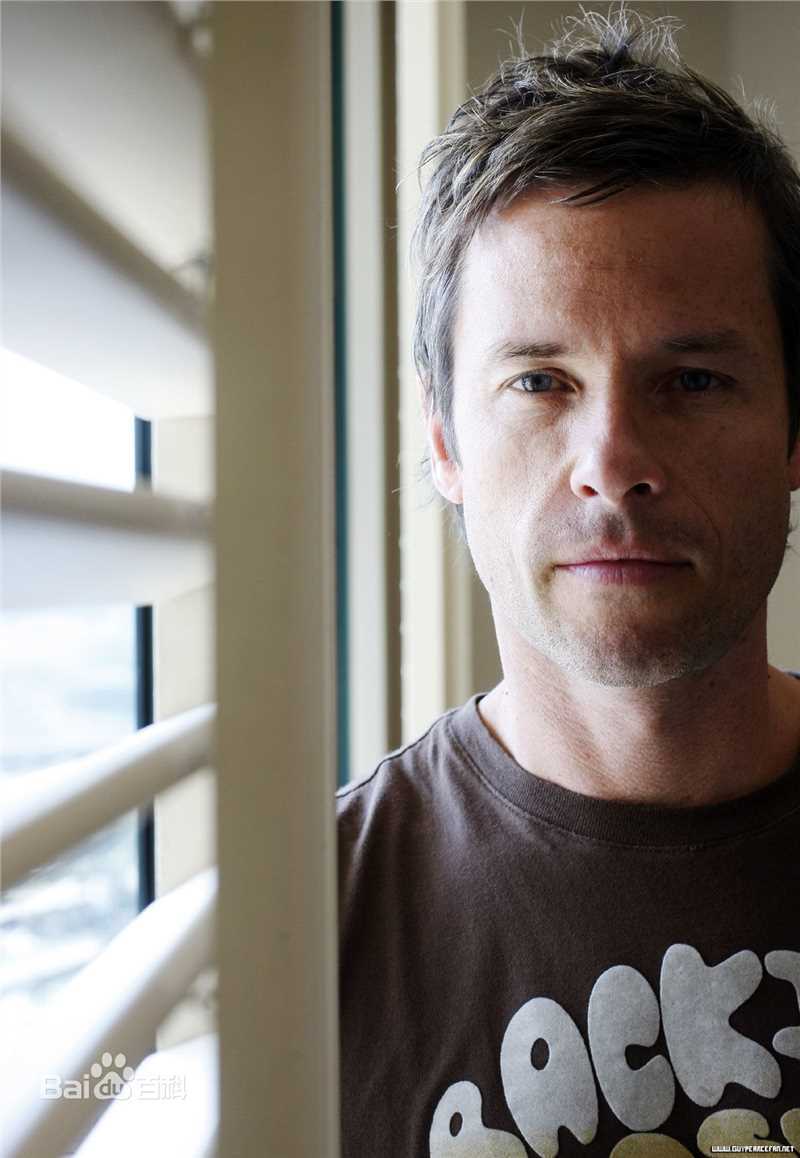 最全盖·皮尔斯(Guy Pearce)精彩图册