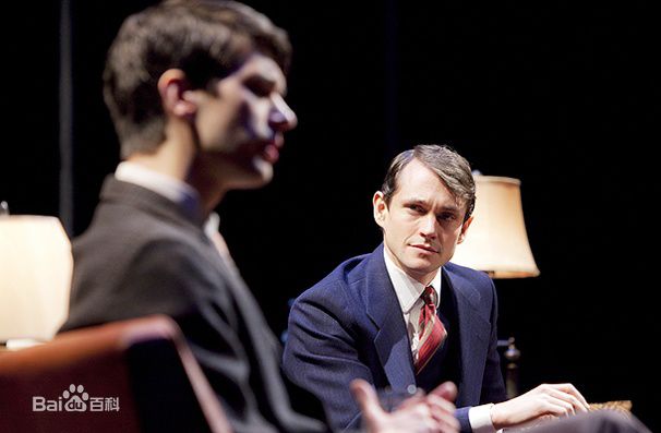 休·丹西(Hugh Dancy)舞台剧上的壁纸壁纸