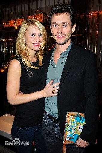 休·丹西(Hugh Dancy)与妻子素颜照相册