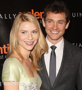 休·丹西(Hugh Dancy)与妻子素颜照相册