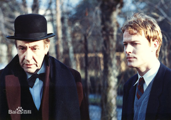 伊恩·格伦/伊恩·格雷(Iain Glen)刚步入演艺圈时的伊恩壁纸壁纸