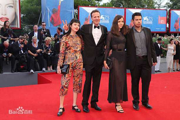 阿玛特·伊斯卡拉特(Amat Escalante)出席威尼斯国际电影节图册