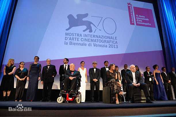 阿玛特·伊斯卡拉特(Amat Escalante)出席威尼斯国际电影节图册