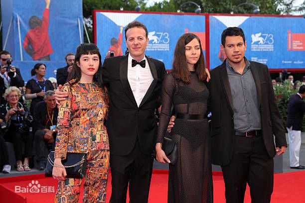 阿玛特·伊斯卡拉特(Amat Escalante)出席威尼斯国际电影节图册