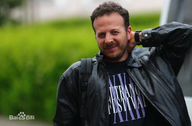 阿玛特·伊斯卡拉特(Amat Escalante)个人生活照图册