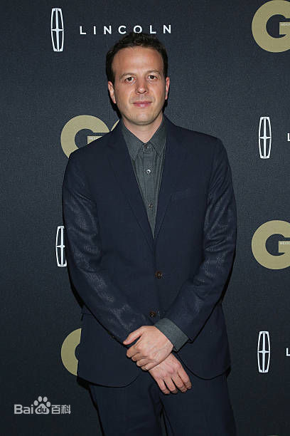 阿玛特·伊斯卡拉特(Amat Escalante)个人出席活动照前后照片