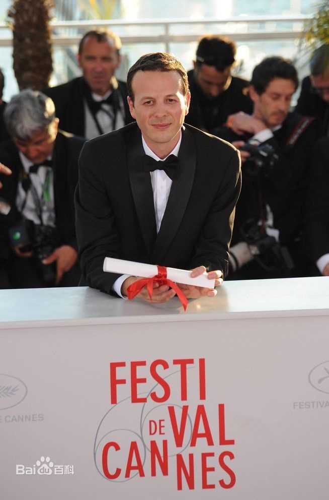 阿玛特·伊斯卡拉特(Amat Escalante)在戛纳国际电影节获奖照图册