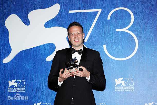 阿玛特·伊斯卡拉特(Amat Escalante)在威尼斯国际电影节获奖照壁纸壁纸