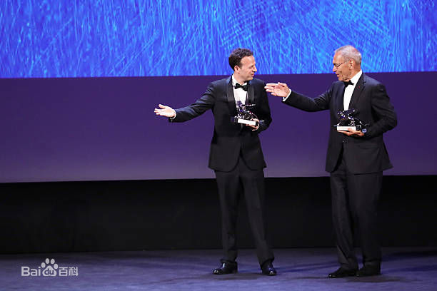 阿玛特·伊斯卡拉特(Amat Escalante)在威尼斯国际电影节获奖照壁纸壁纸