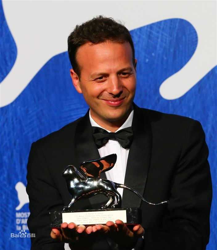 阿玛特·伊斯卡拉特(Amat Escalante)在威尼斯国际电影节获奖照壁纸壁纸