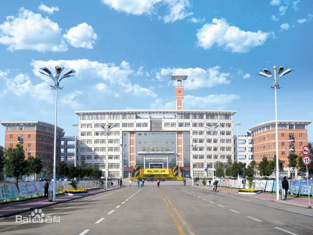 邵逸夫(Run Run)地图上的逸夫楼，密密麻麻 ，近3万座。生活照