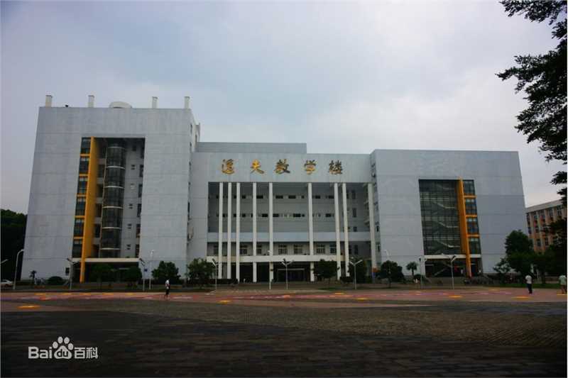 邵逸夫(Run Run)地图上的逸夫楼，密密麻麻 ，近3万座。生活照