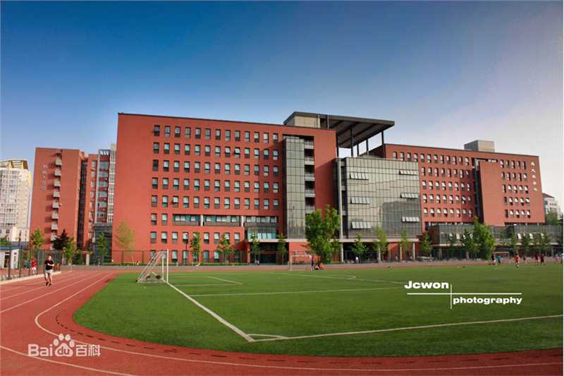 邵逸夫(Run Run)地图上的逸夫楼，密密麻麻 ，近3万座。生活照