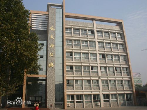 邵逸夫(Run Run)地图上的逸夫楼，密密麻麻 ，近3万座。生活照