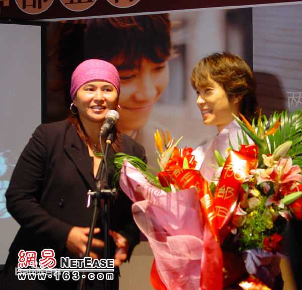 裘海正参加活动图片图集