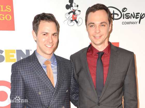吉姆·帕森斯(Jim Parsons/James Joseph Parsons)吉姆 帕森斯与男友图片图册