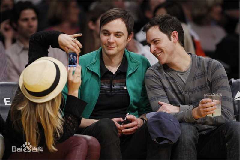 吉姆·帕森斯(Jim Parsons/James Joseph Parsons)吉姆 帕森斯与男友图片图册