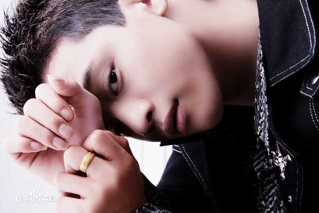 吴勇滨艺术照（二）素颜照壁纸