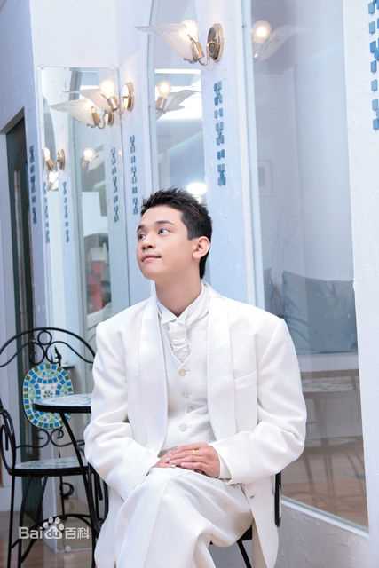 吴勇滨艺术照（二）素颜照壁纸