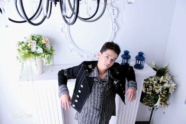 吴勇滨艺术照（二）素颜照壁纸