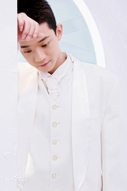 吴勇滨艺术照（二）素颜照壁纸