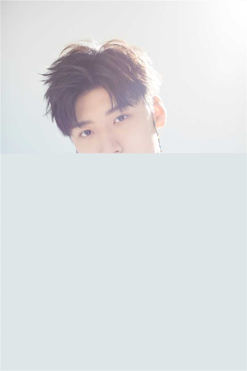 最新王博文在《NTsnap》时尚大片中的图集