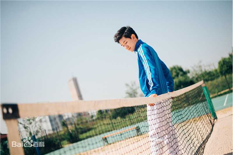 边嘉威(Bianjiawei)街拍壁纸壁纸