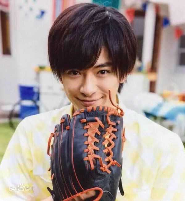 最新知念侑李(ちねん ゆうり / Chinen Yūri)性感图片